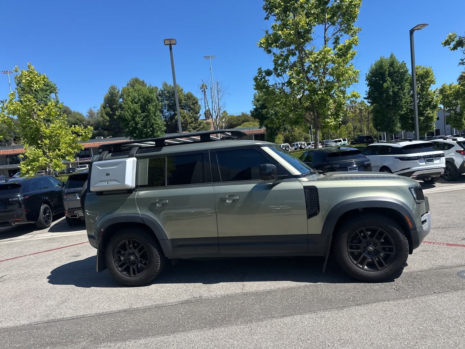 Thumbnail: 2023 Land Rover Defender - 3