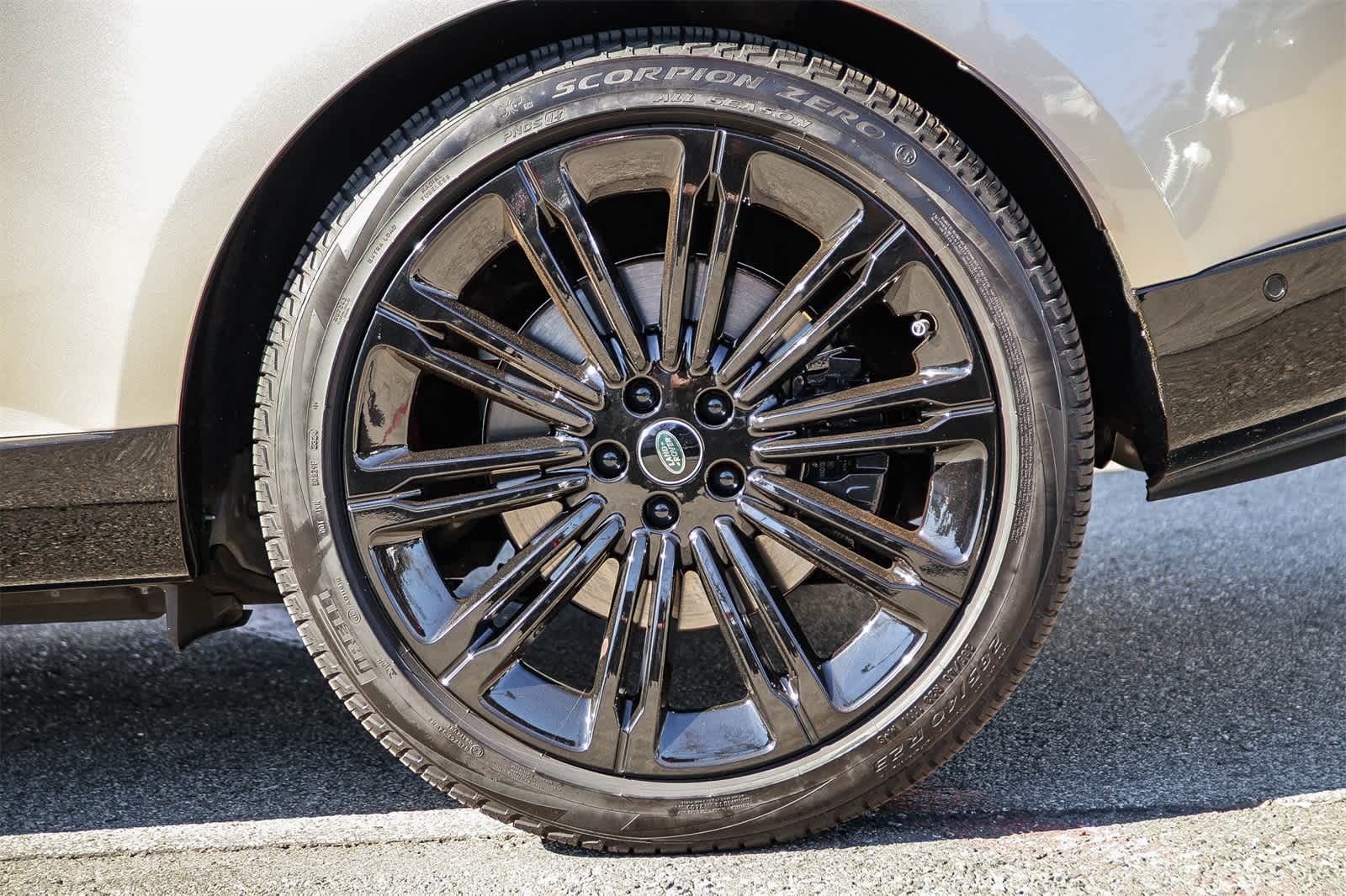 Thumbnail: 2022 Land Rover Range Rover - 8