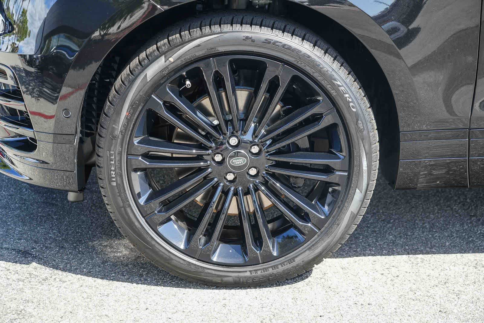 Thumbnail: 2026 Land Rover Range Rover Velar - 9