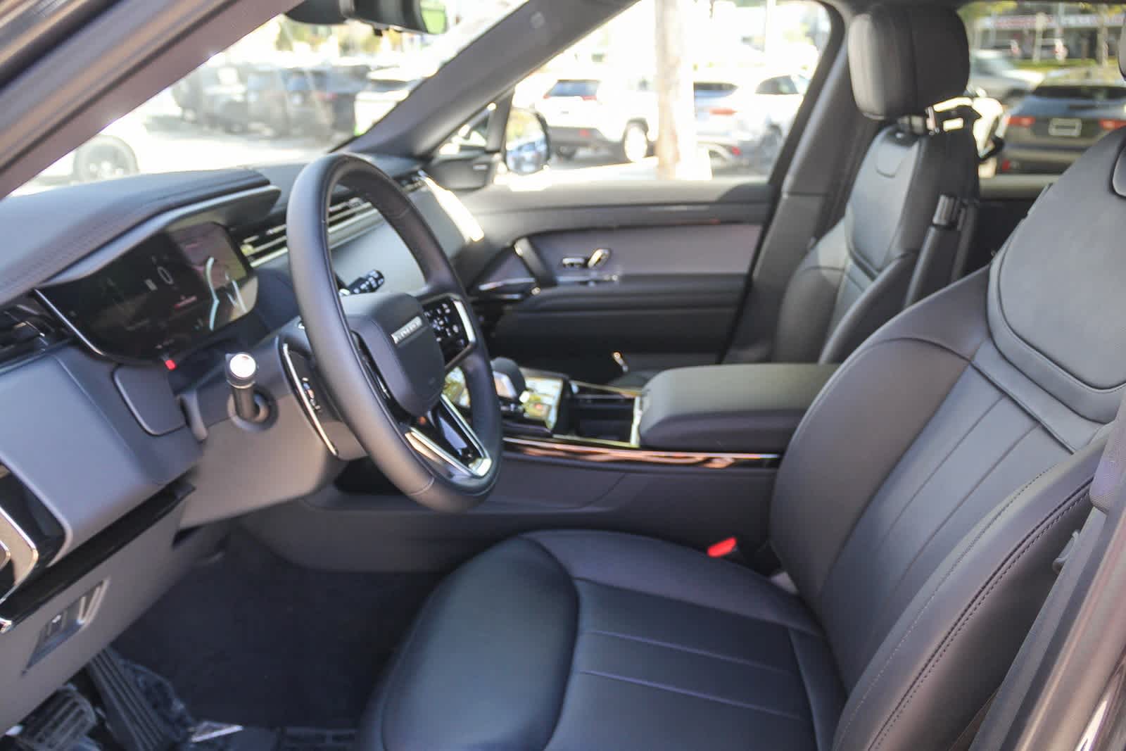 Thumbnail: 2025 Land Rover Range Rover Sport - 20