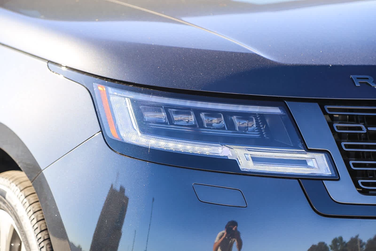 Thumbnail: 2025 Land Rover Range Rover - 4