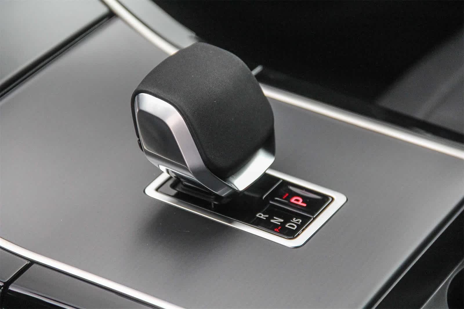 Thumbnail: 2026 Land Rover Range Rover Evoque - 19