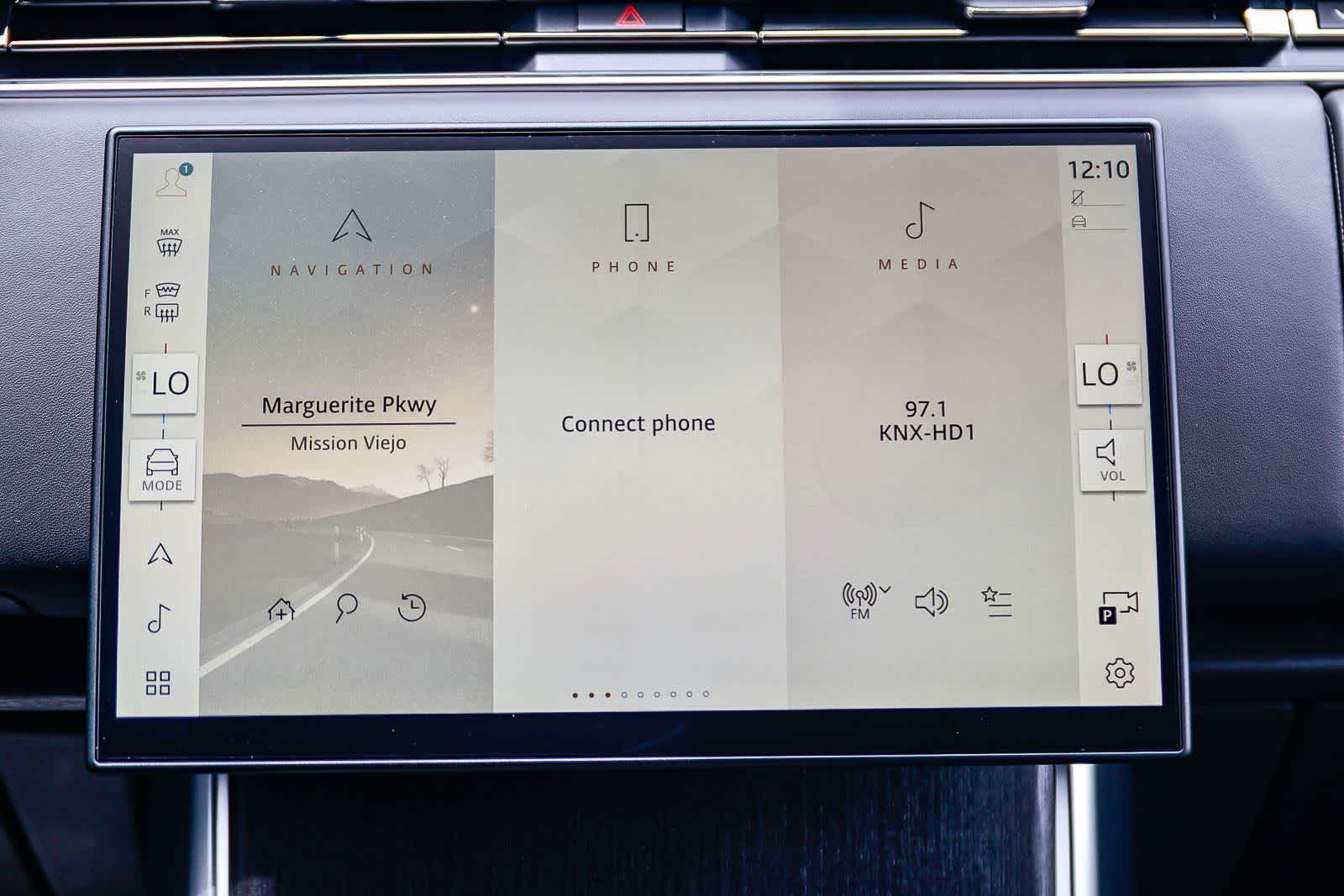 Thumbnail: 2026 Land Rover Range Rover - 14