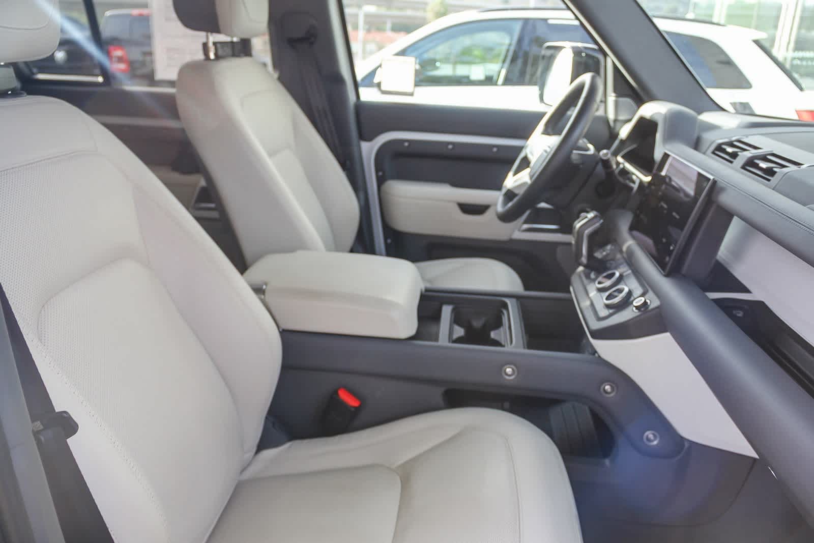 Thumbnail: 2023 Land Rover Defender - 15