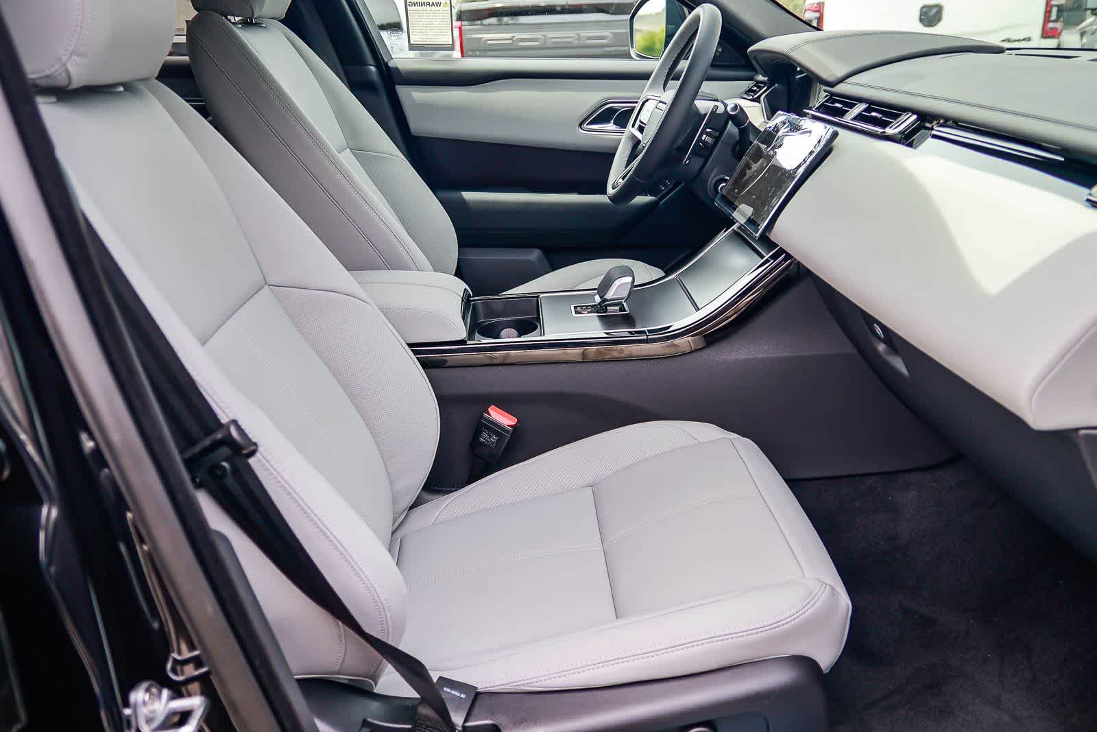 Thumbnail: 2026 Land Rover Range Rover Velar - 17