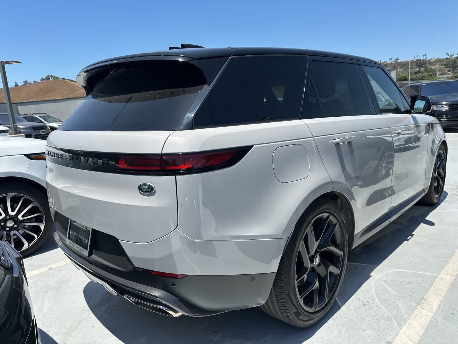 Thumbnail: 2023 Land Rover Range Rover Sport - 3