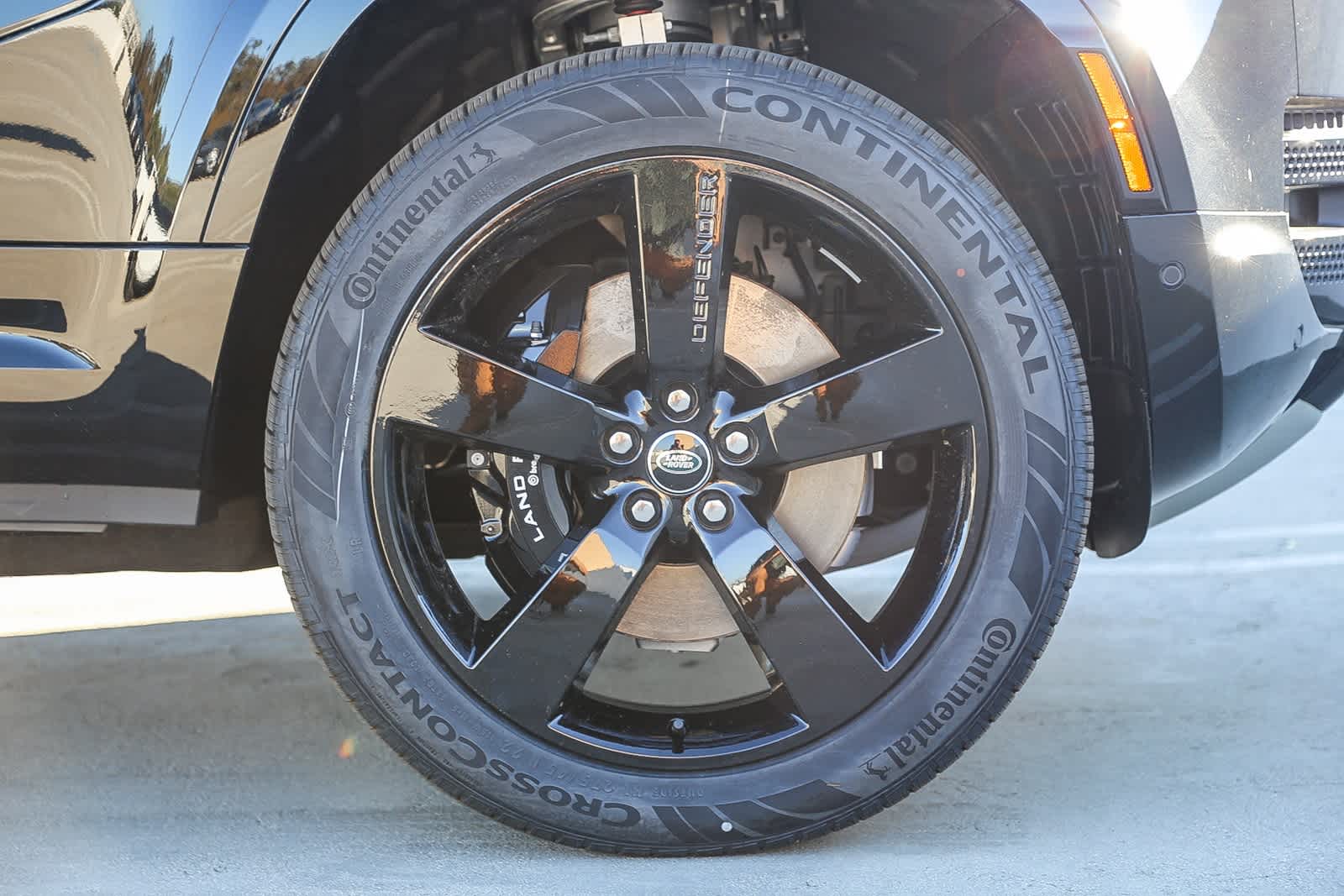 Thumbnail: 2025 Land Rover Defender - 10