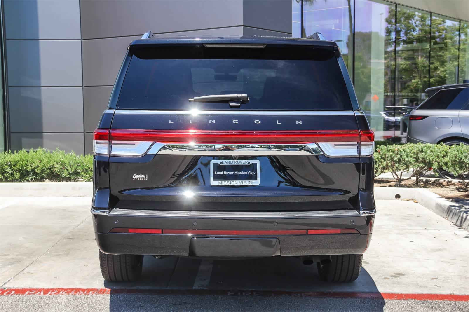 Thumbnail: 2023 Lincoln Navigator - 5