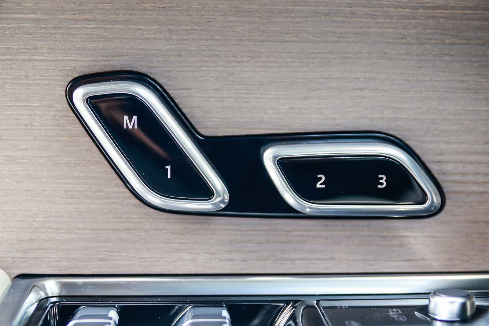 Thumbnail: 2026 Land Rover Range Rover - 23