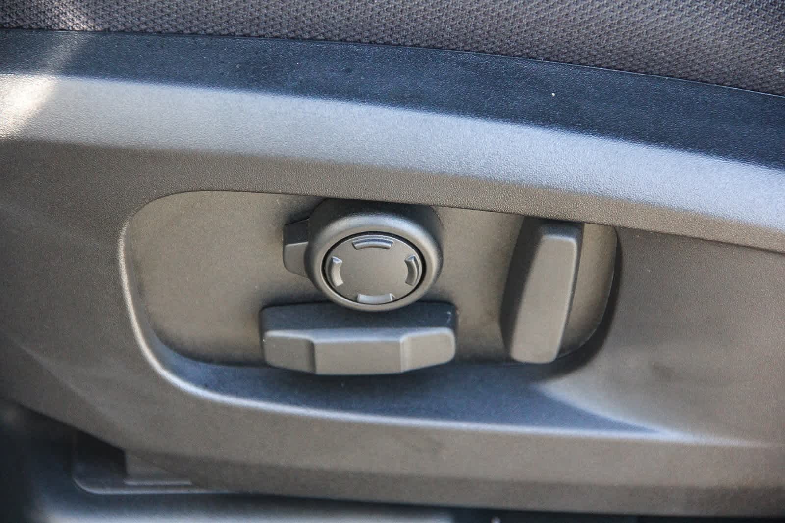 Thumbnail: 2026 Land Rover Defender - 19