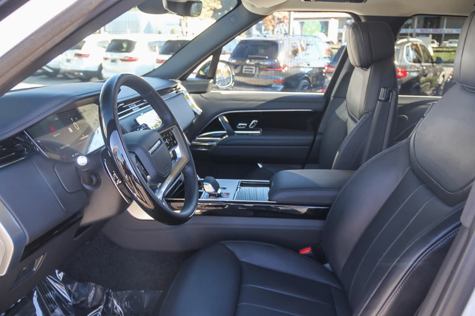 Thumbnail: 2025 Land Rover Range Rover - 18