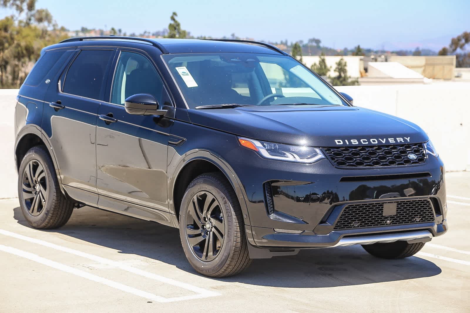 Thumbnail: 2025 Land Rover Discovery Sport - 3