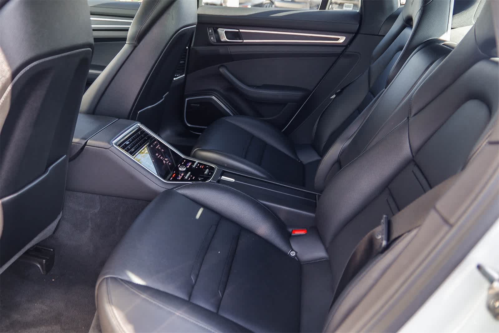 Thumbnail: 2023 Porsche Panamera - 16