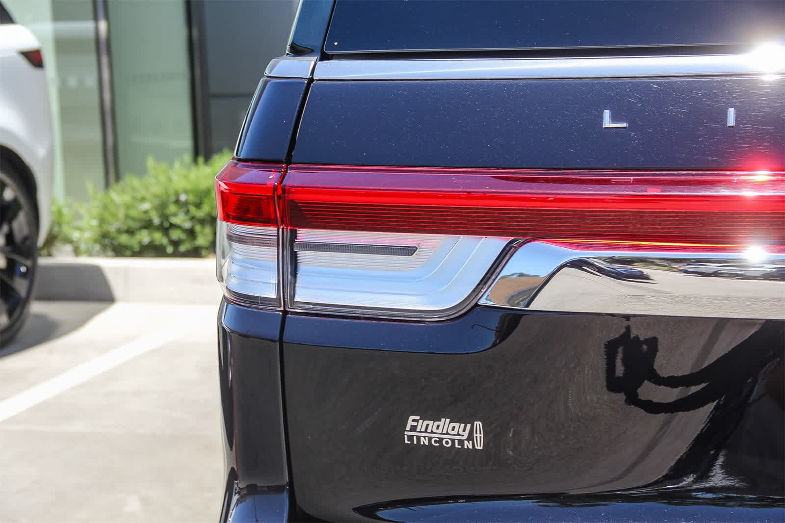 Thumbnail: 2023 Lincoln Navigator - 7