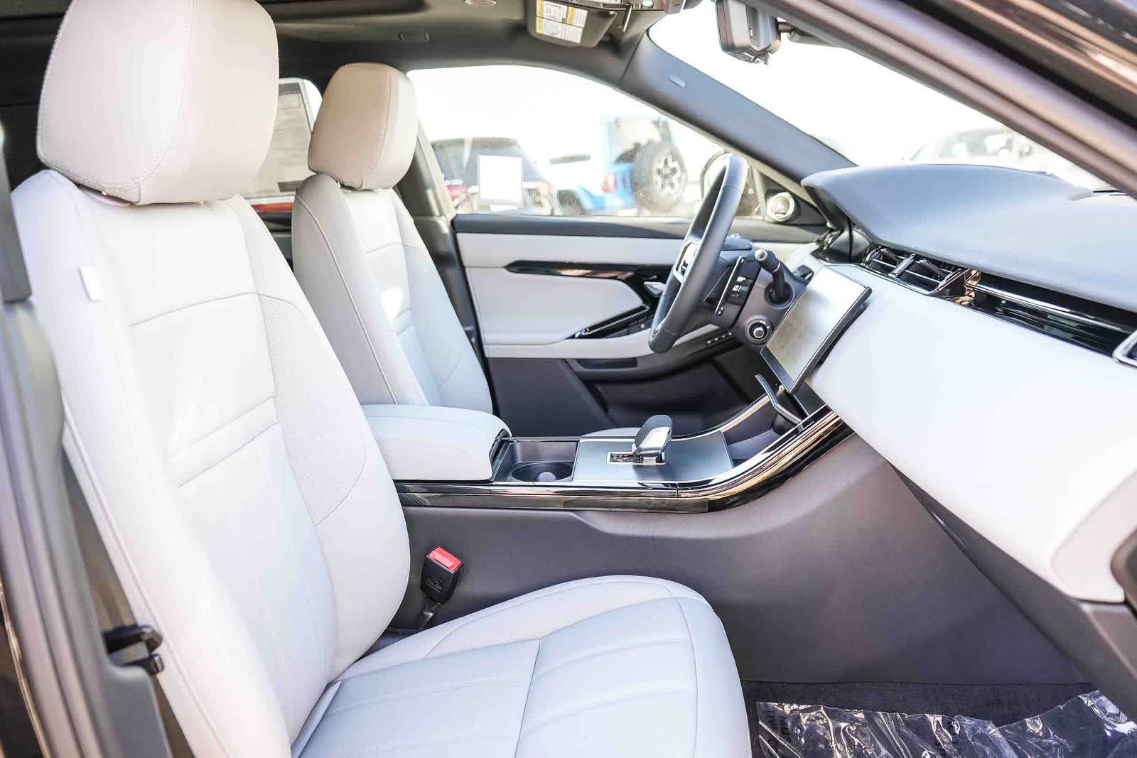 Thumbnail: 2026 Land Rover Range Rover Evoque - 14