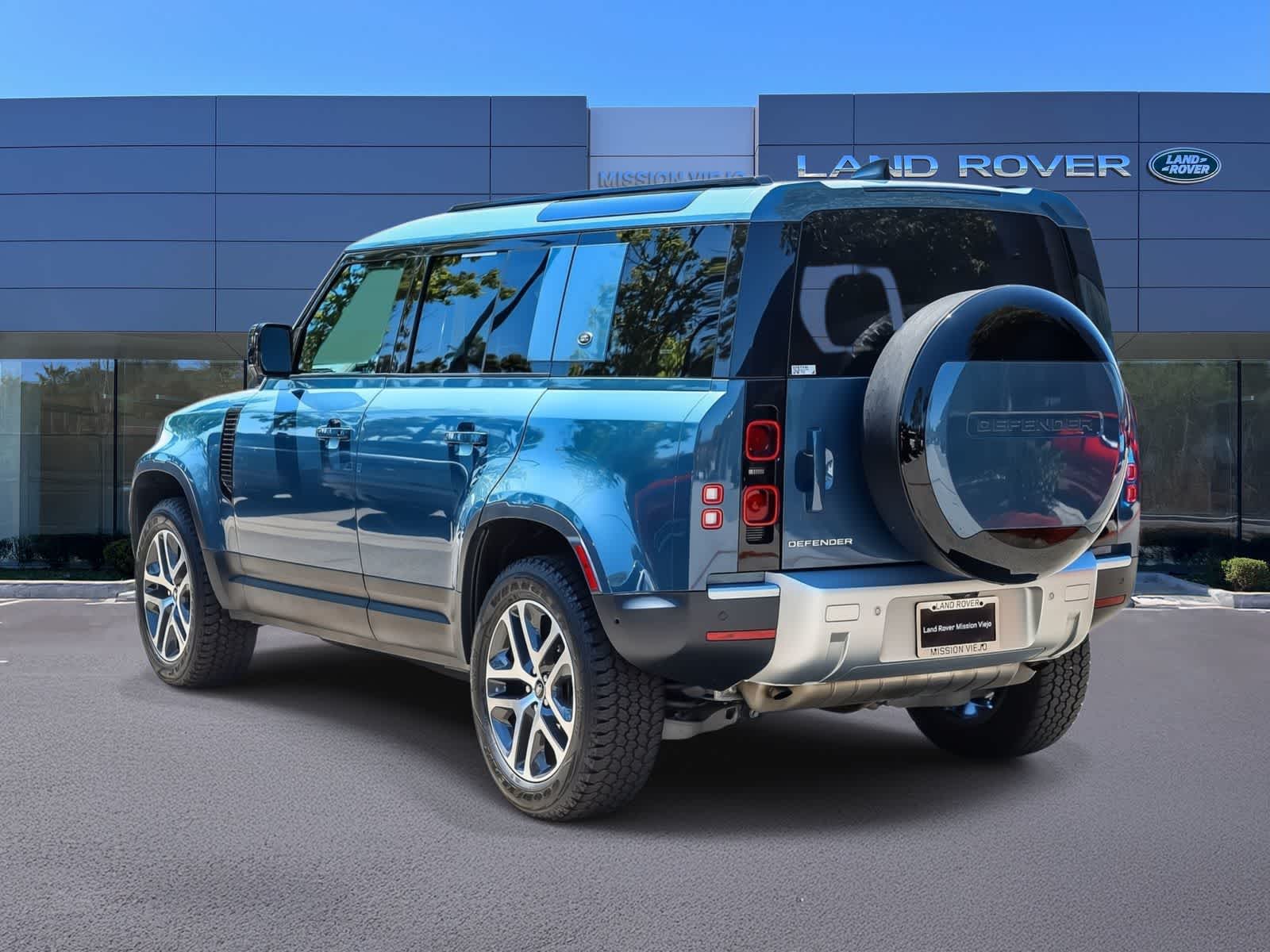 Thumbnail: 2023 Land Rover Defender - 5