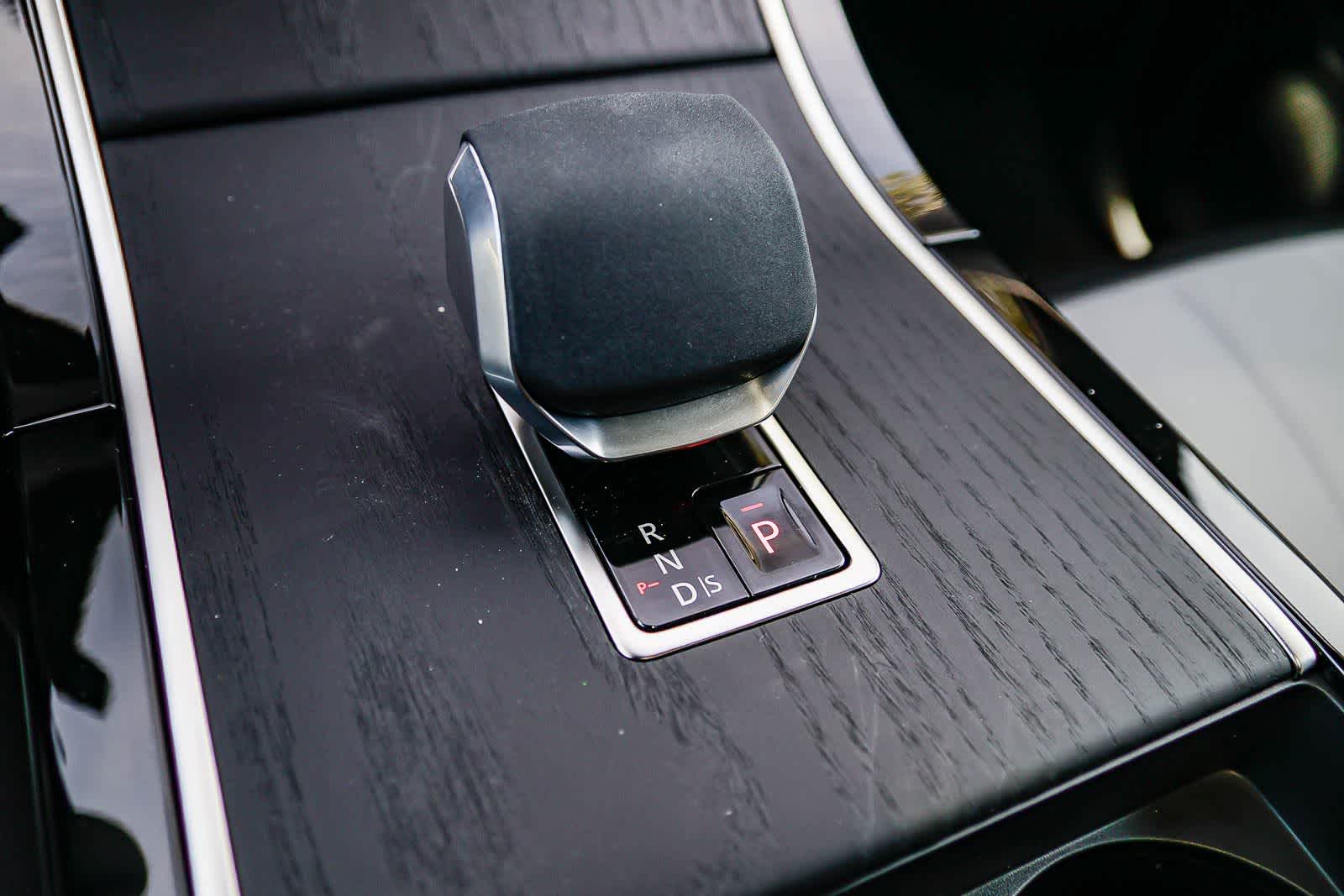 Thumbnail: 2026 Land Rover Range Rover Evoque - 24