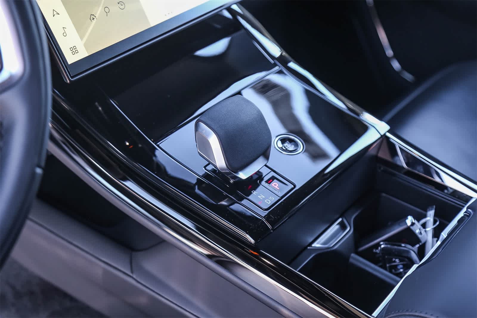 Thumbnail: 2026 Land Rover Range Rover Sport - 18