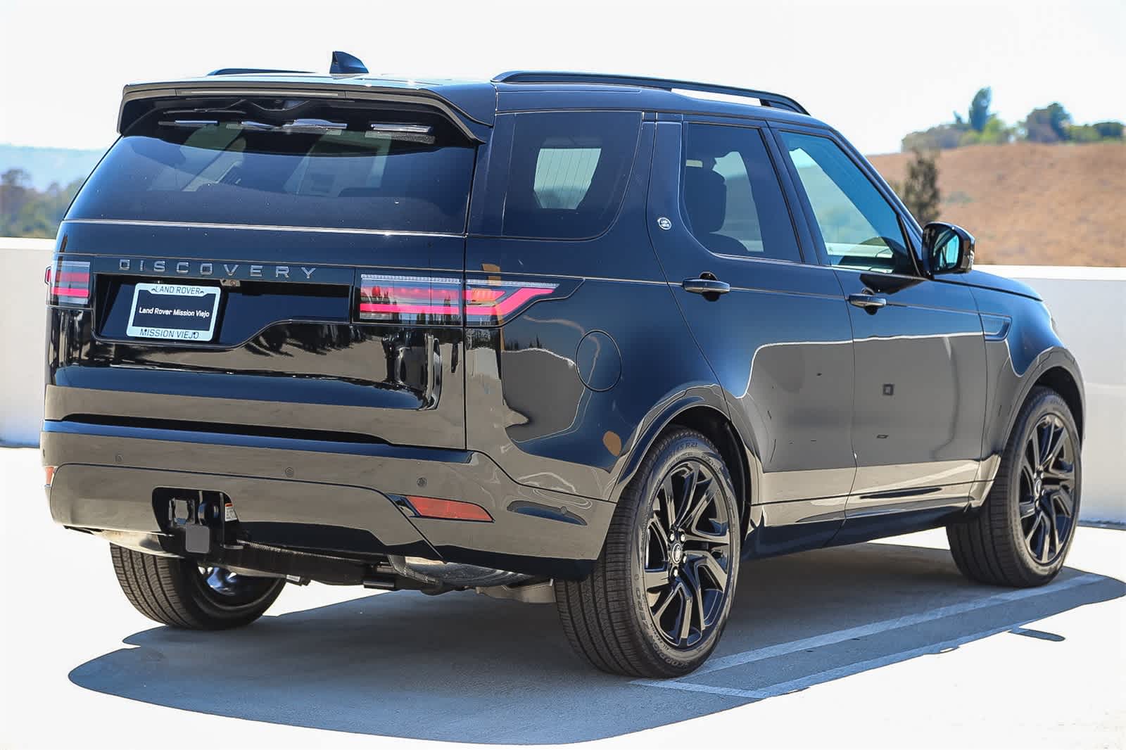 Thumbnail: 2025 Land Rover Discovery - 8