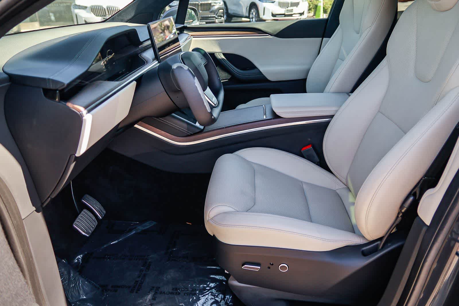 Thumbnail: 2023 Tesla Model X - 20