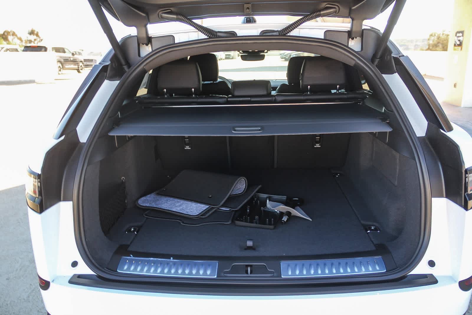 Thumbnail: 2026 Land Rover Range Rover Velar - 21