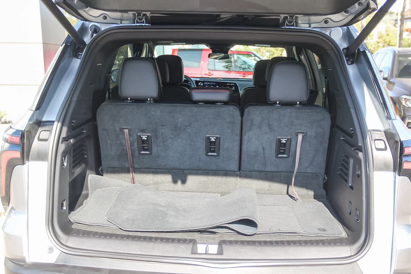 Thumbnail: 2025 Chevrolet Traverse - 22