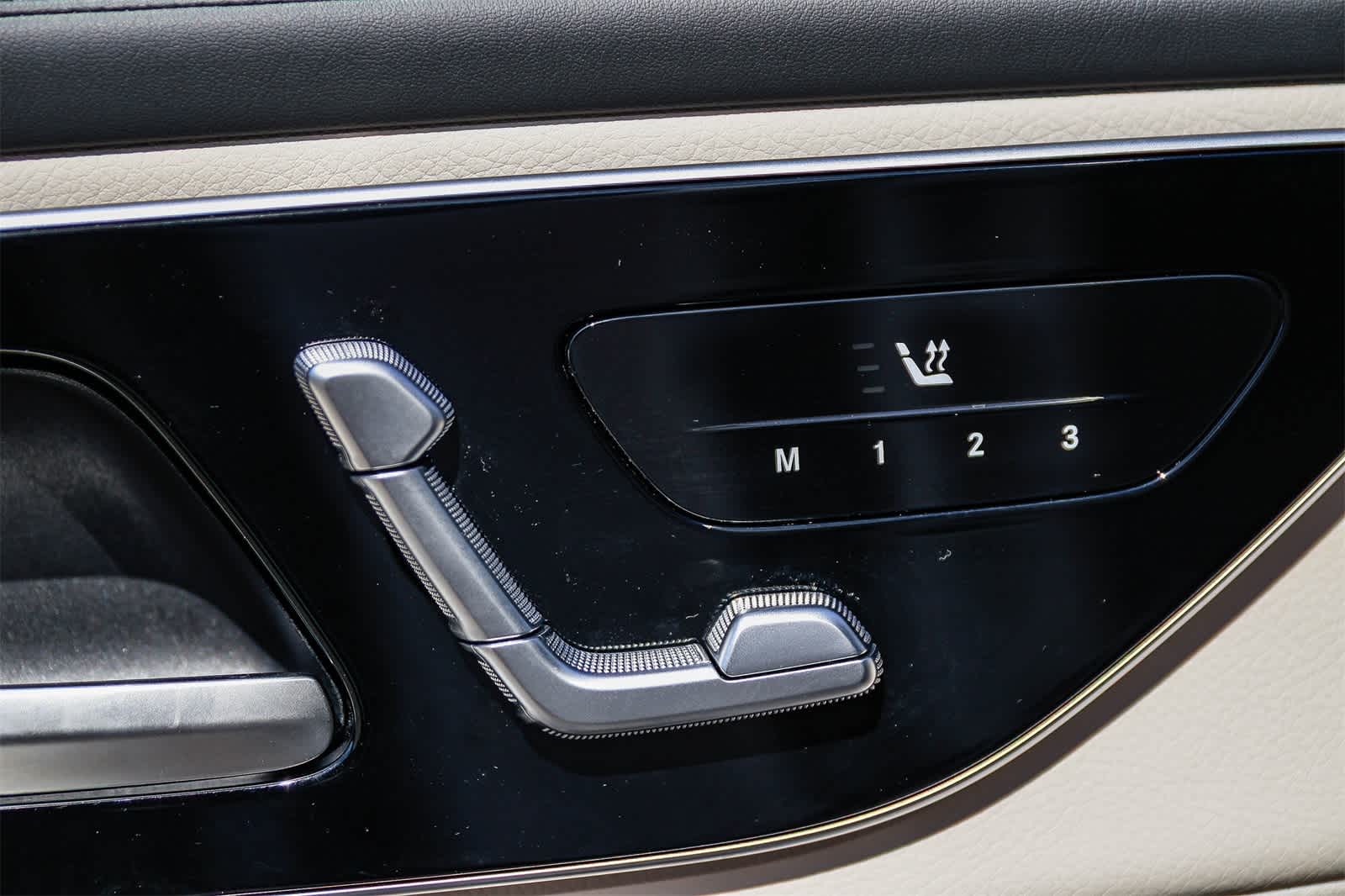 Thumbnail: 2024 Mercedes-Benz GLC - 22