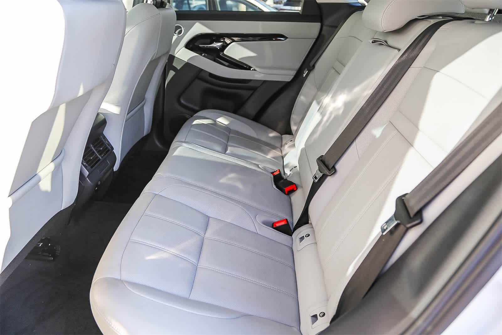 Thumbnail: 2025 Land Rover Range Rover Evoque - 17