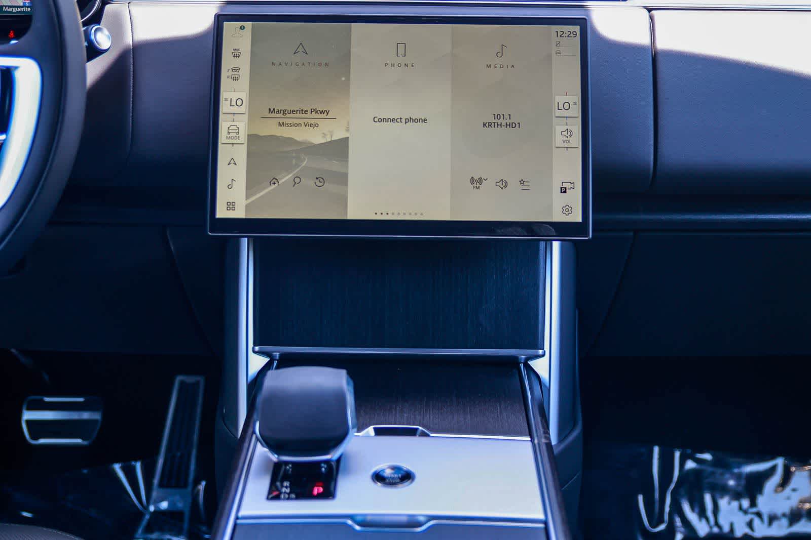 Thumbnail: 2026 Land Rover Range Rover - 13