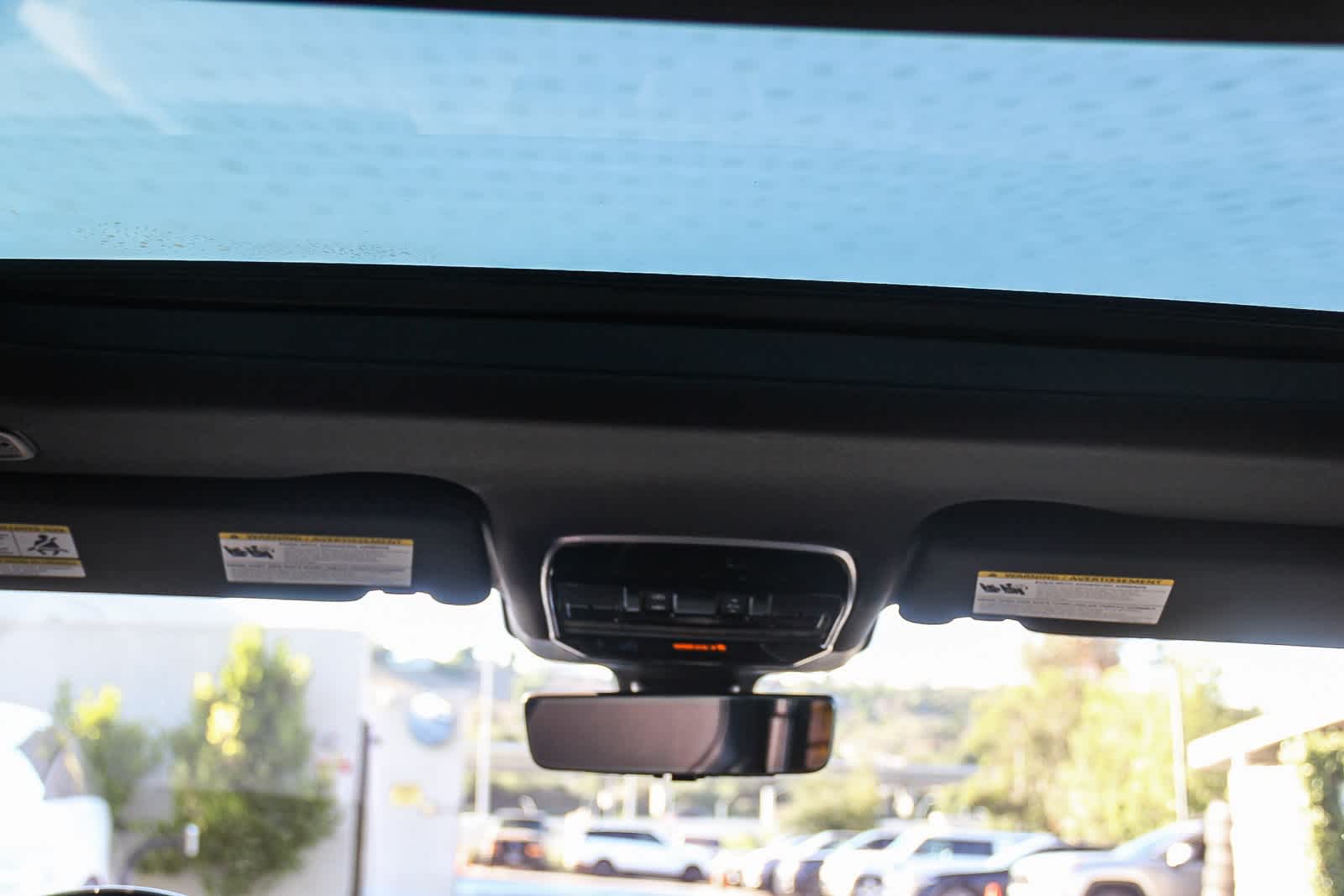 Thumbnail: 2023 Land Rover Range Rover Sport - 16