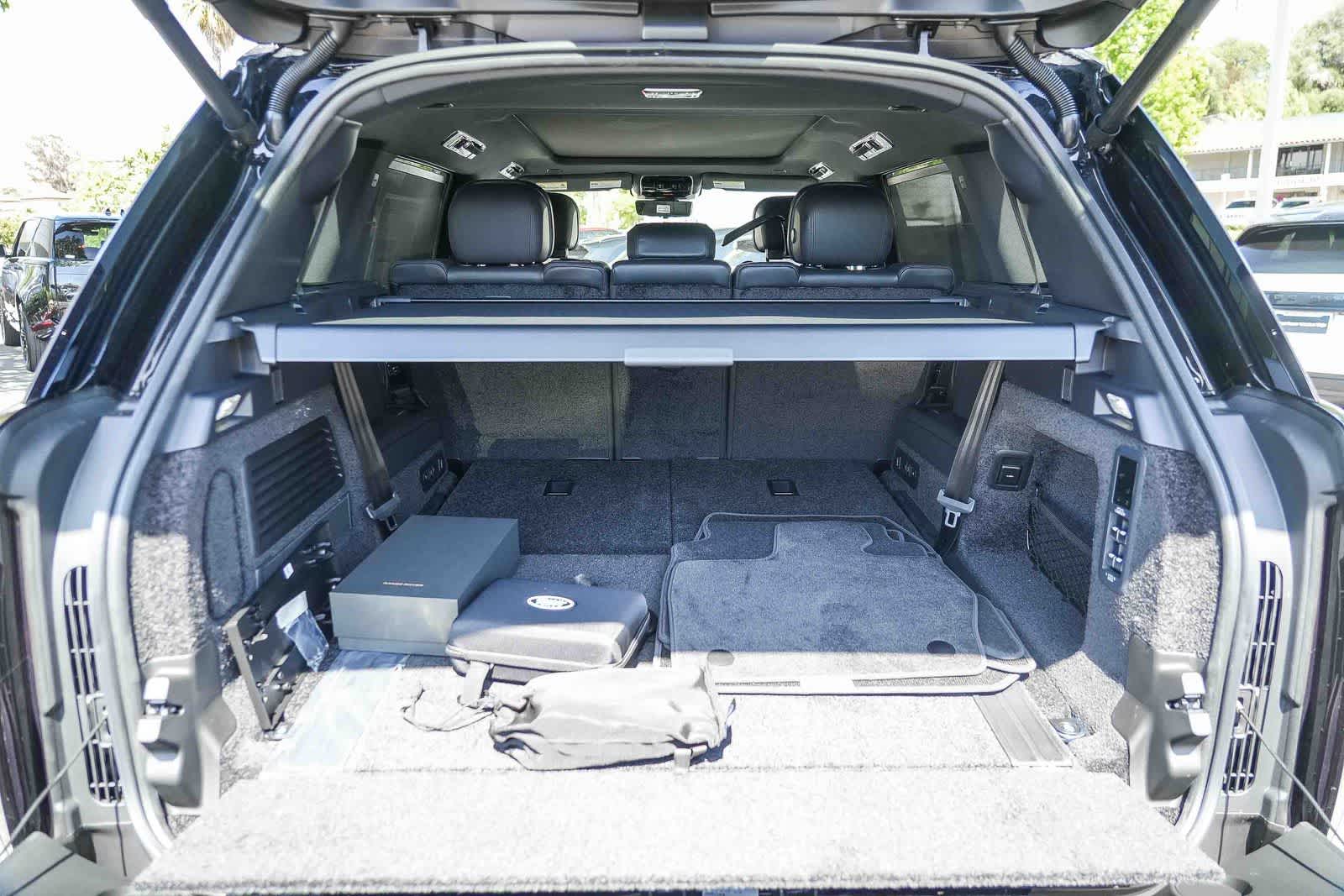 Thumbnail: 2026 Land Rover Range Rover - 26