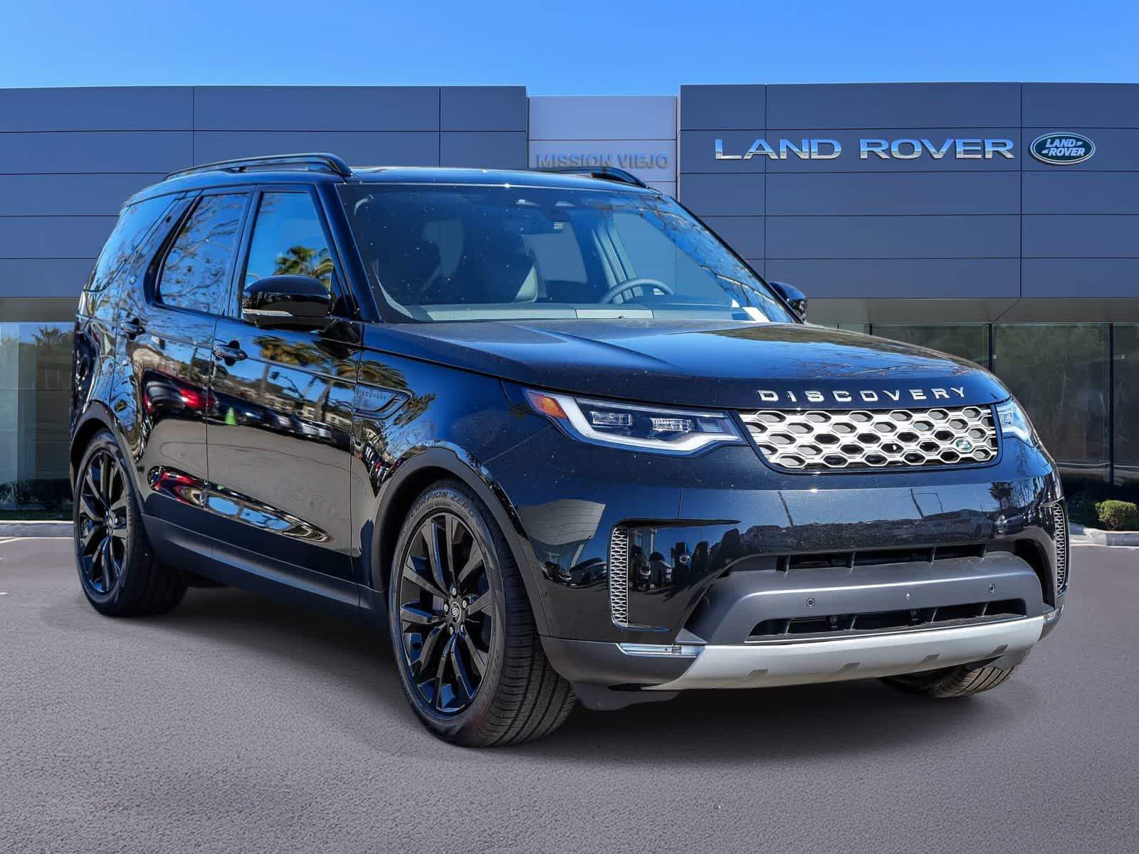 Thumbnail: 2026 Land Rover Discovery - 3