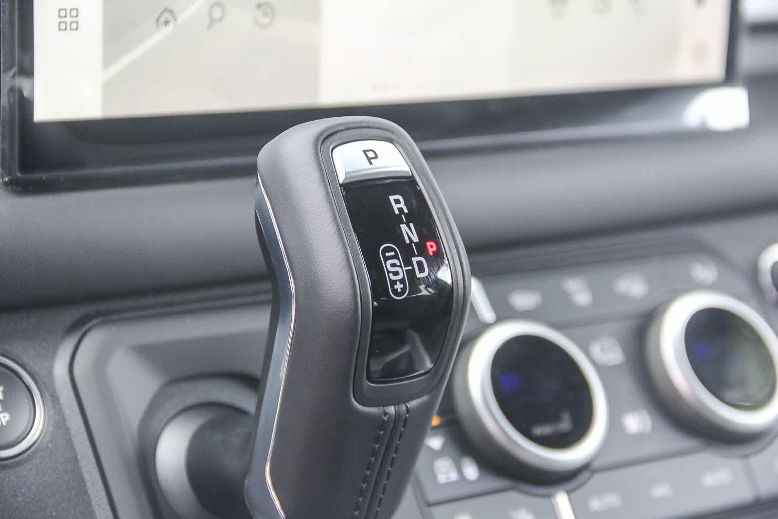 Thumbnail: 2025 Land Rover Defender - 18