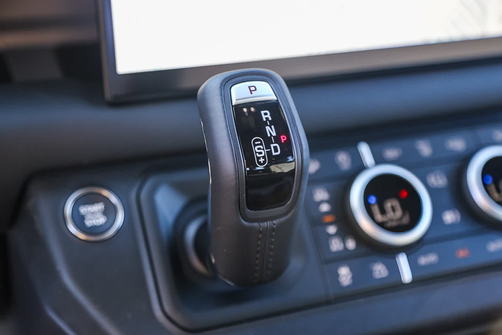 Thumbnail: 2025 Land Rover Defender - 19