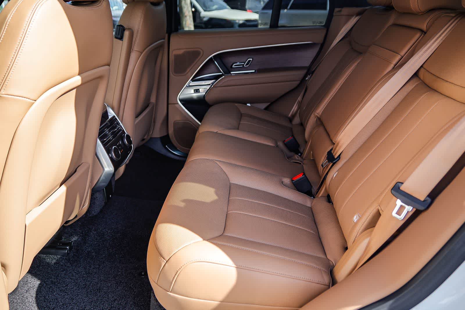 Thumbnail: 2026 Land Rover Range Rover - 9