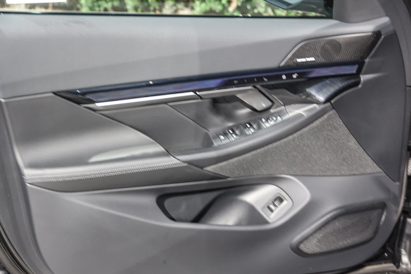 Thumbnail: 2025 BMW i5 - 17