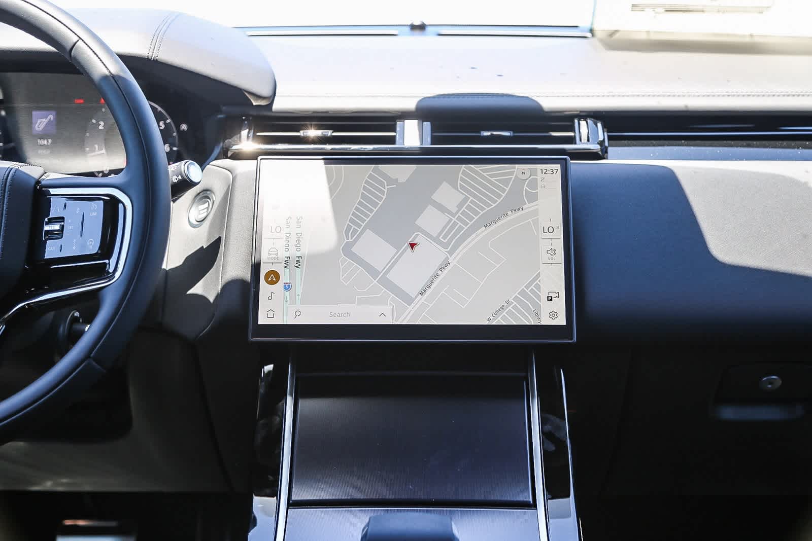 Thumbnail: 2026 Land Rover Range Rover Velar - 11