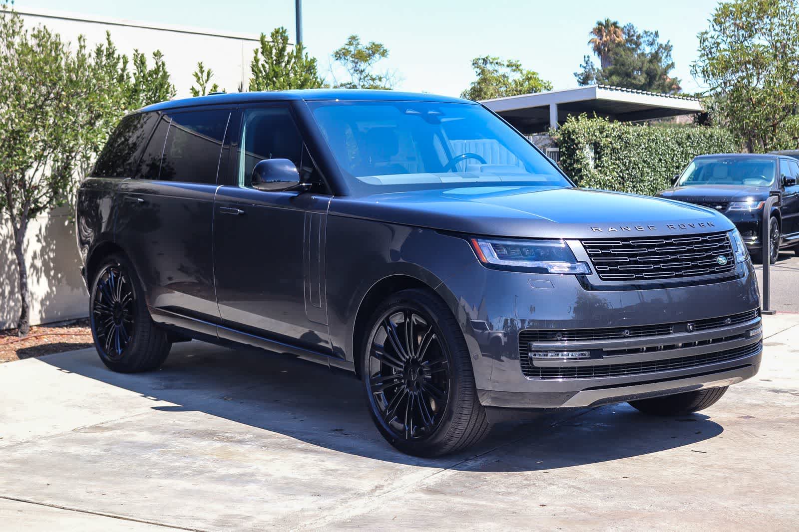 Thumbnail: 2026 Land Rover Range Rover - 3