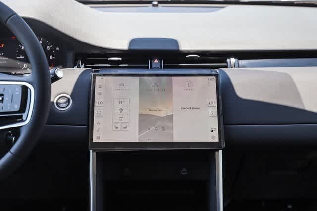 Thumbnail: 2024 Land Rover Discovery Sport - 13
