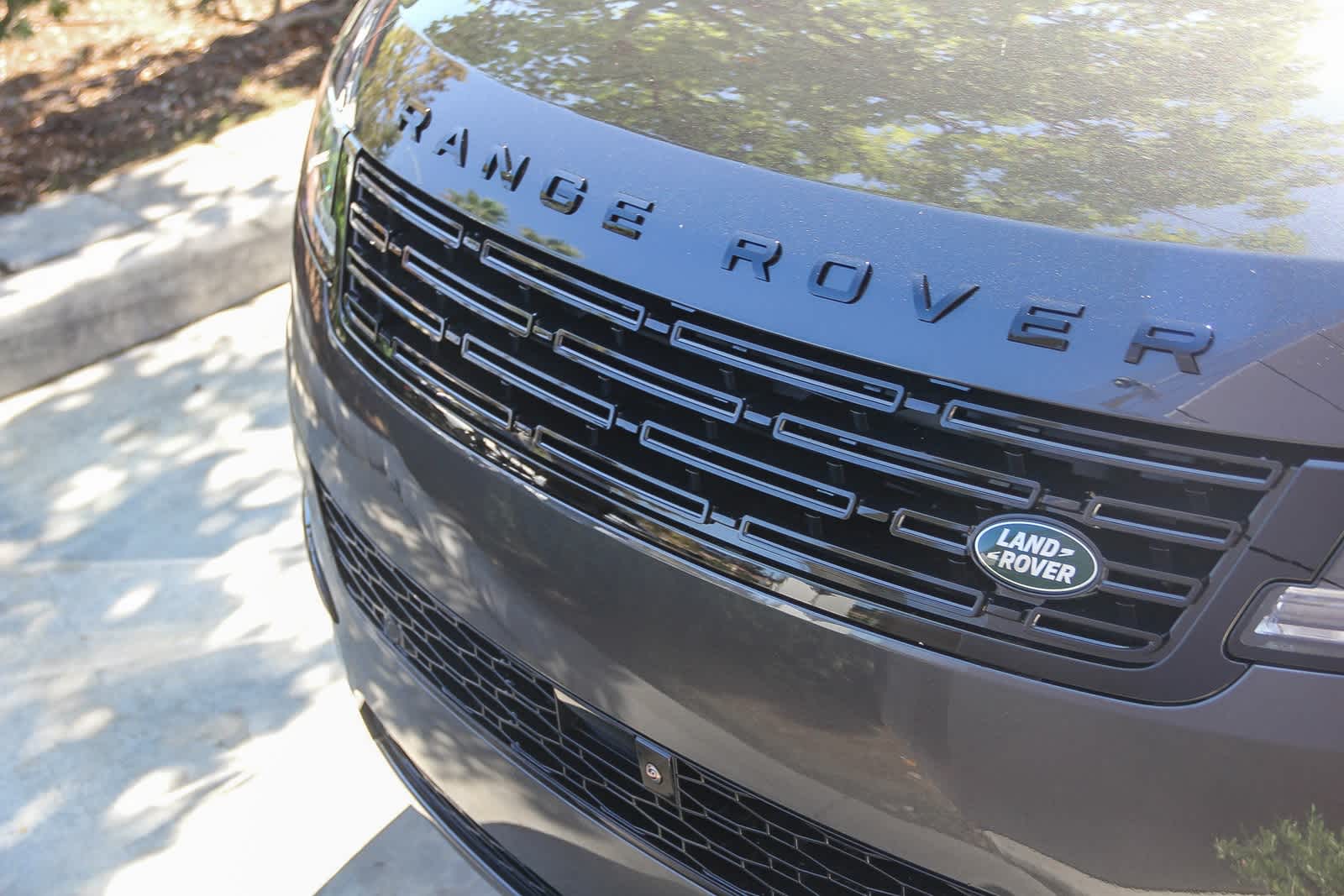 Thumbnail: 2025 Land Rover Range Rover Sport - 11