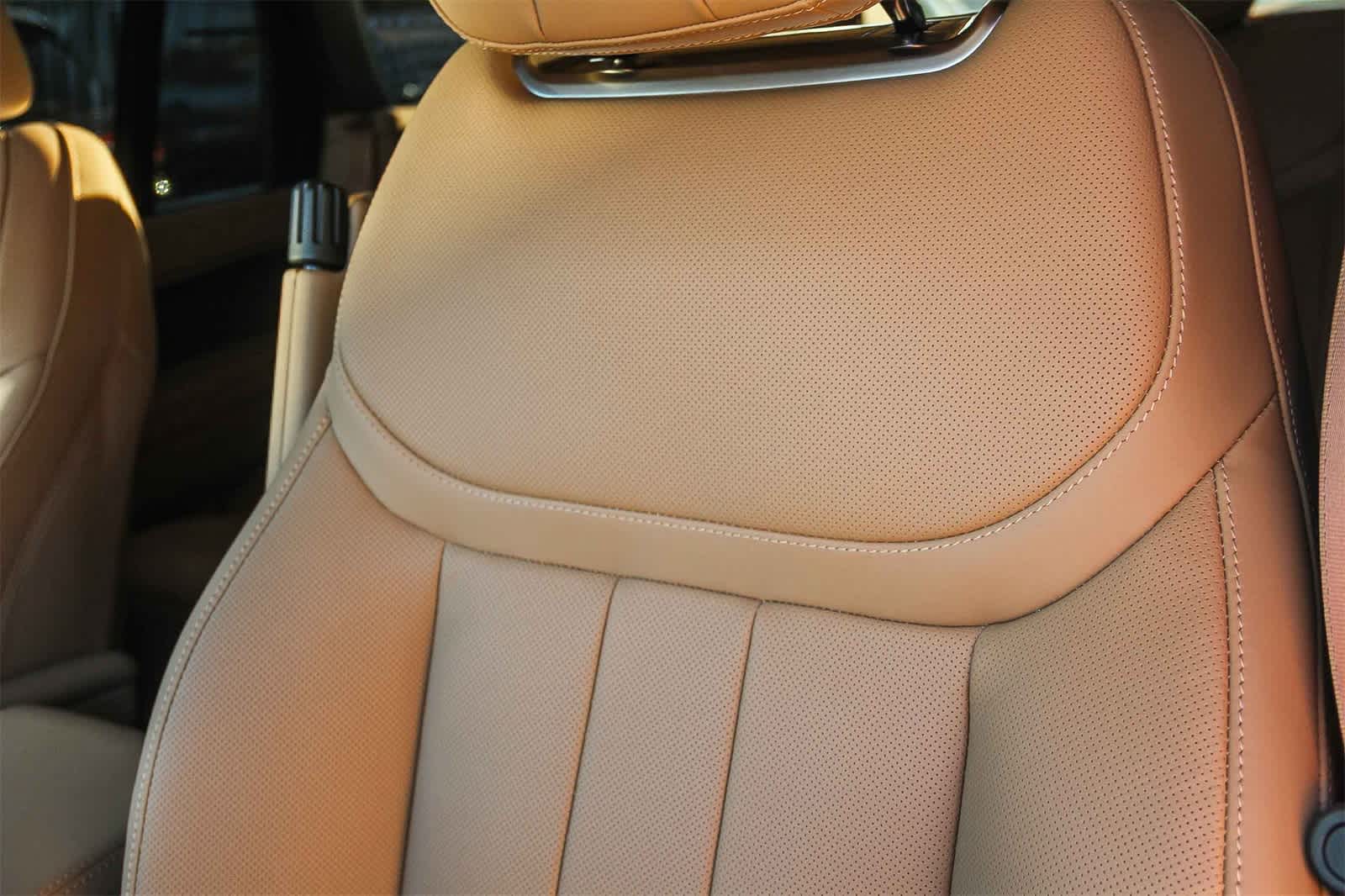 Thumbnail: 2025 Land Rover Range Rover - 21