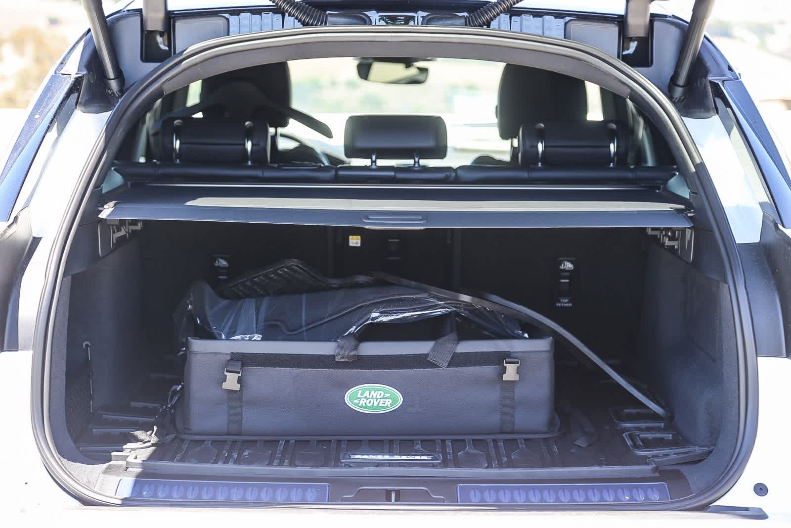 Thumbnail: 2026 Land Rover Range Rover Velar - 23