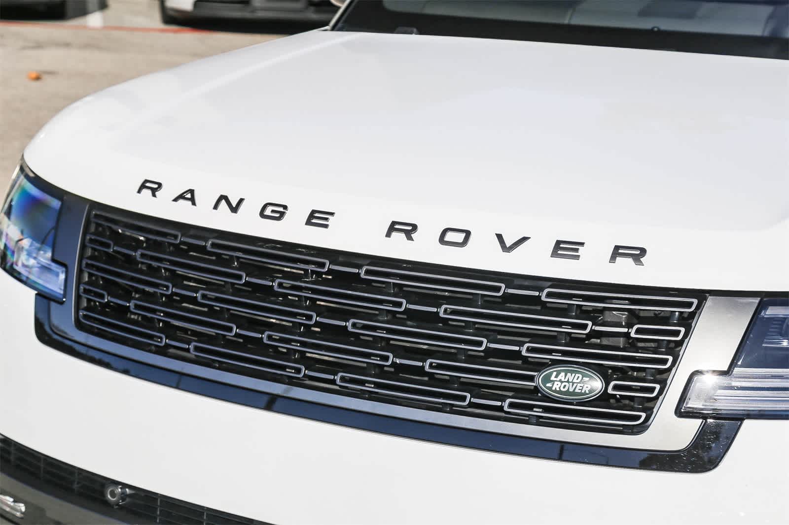 Thumbnail: 2023 Land Rover Range Rover - 12