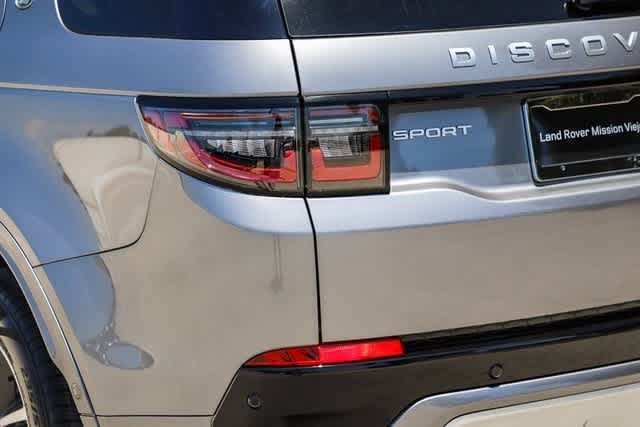 Thumbnail: 2024 Land Rover Discovery Sport - 9