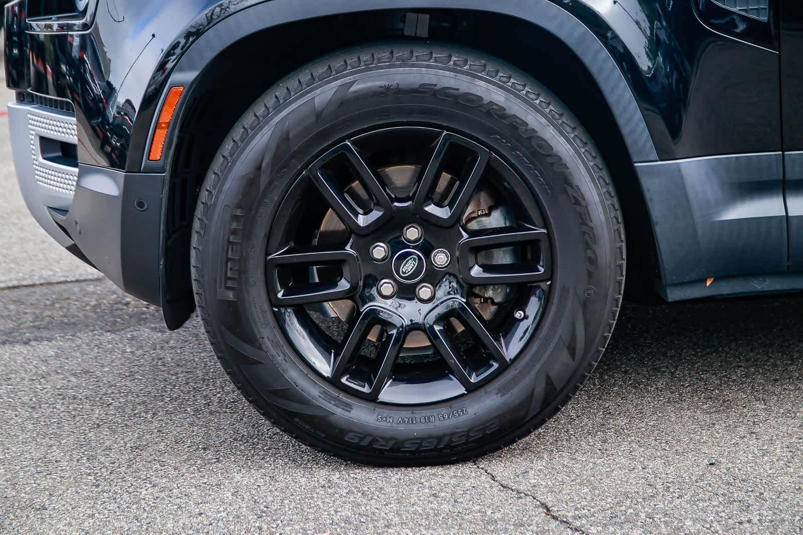 Thumbnail: 2020 Land Rover Defender - 9