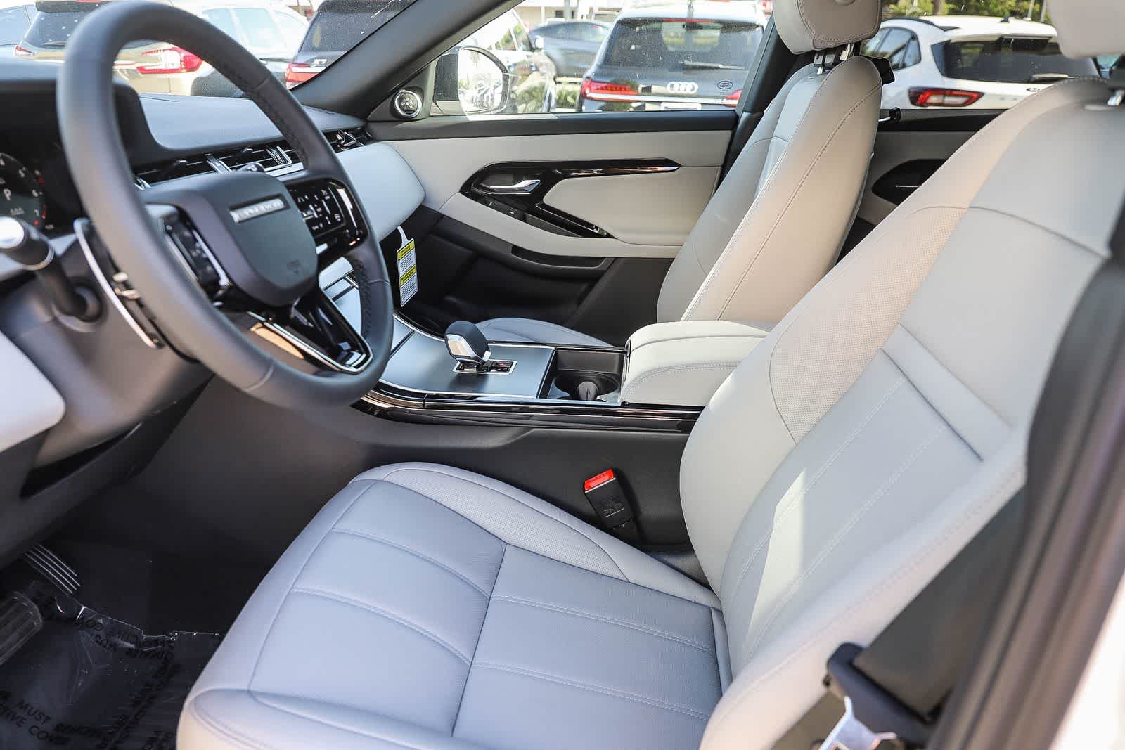 Thumbnail: 2026 Land Rover Range Rover Evoque - 16