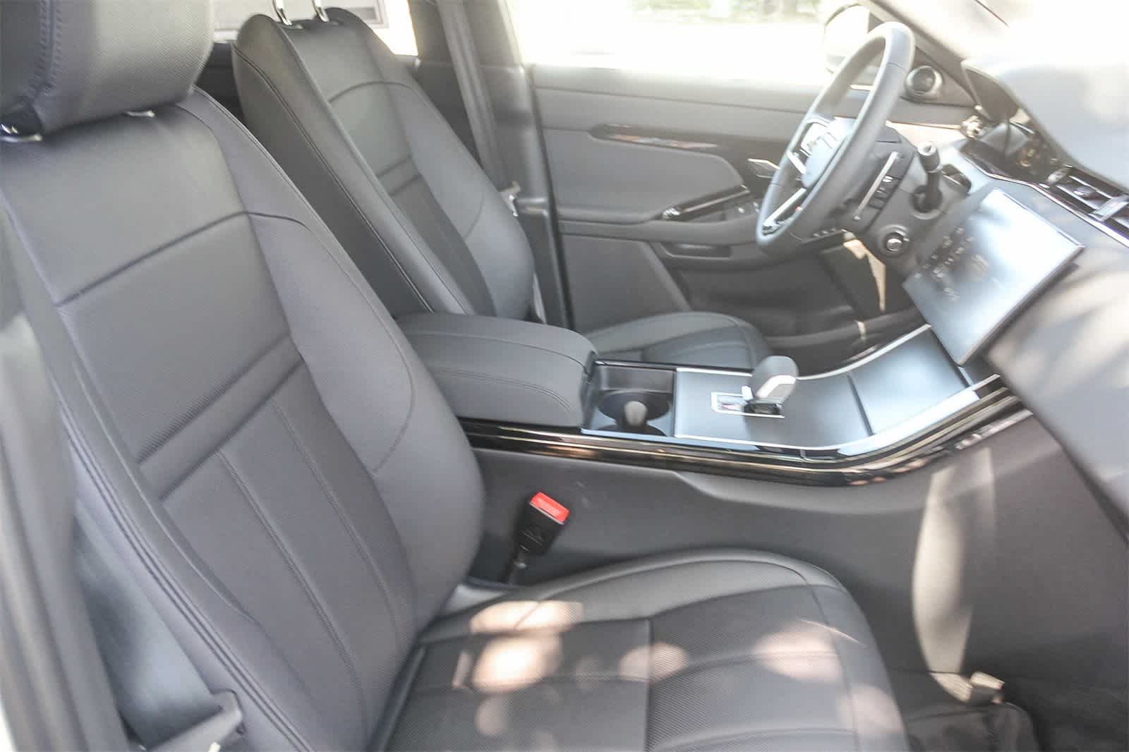 Thumbnail: 2026 Land Rover Range Rover Evoque - 23