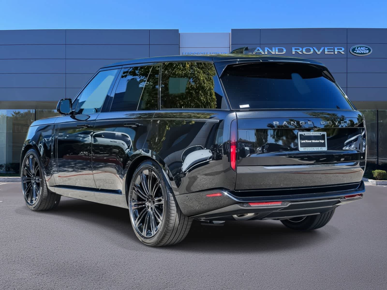 Thumbnail: 2026 Land Rover Range Rover - 6