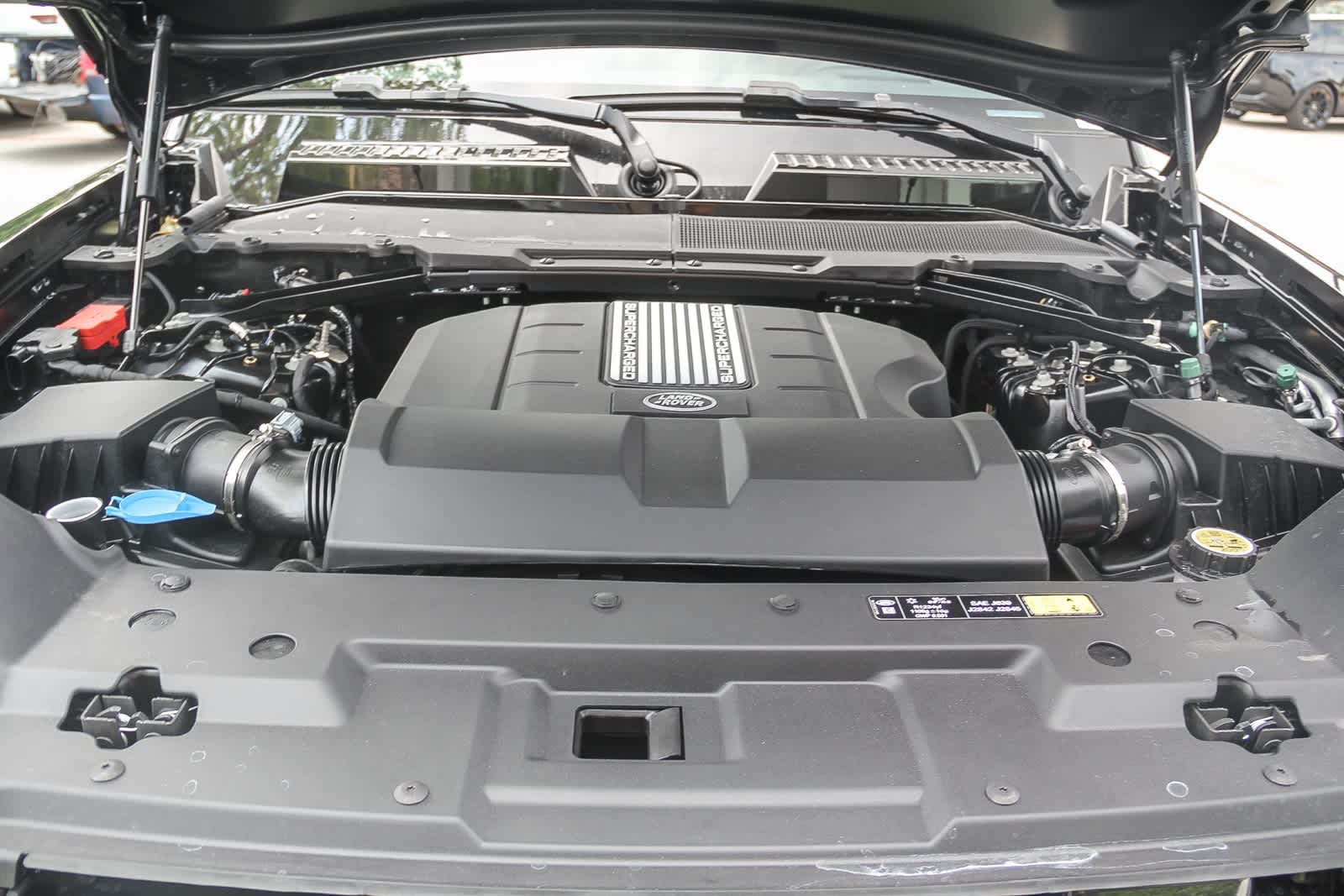 Thumbnail: 2025 Land Rover Defender - 22