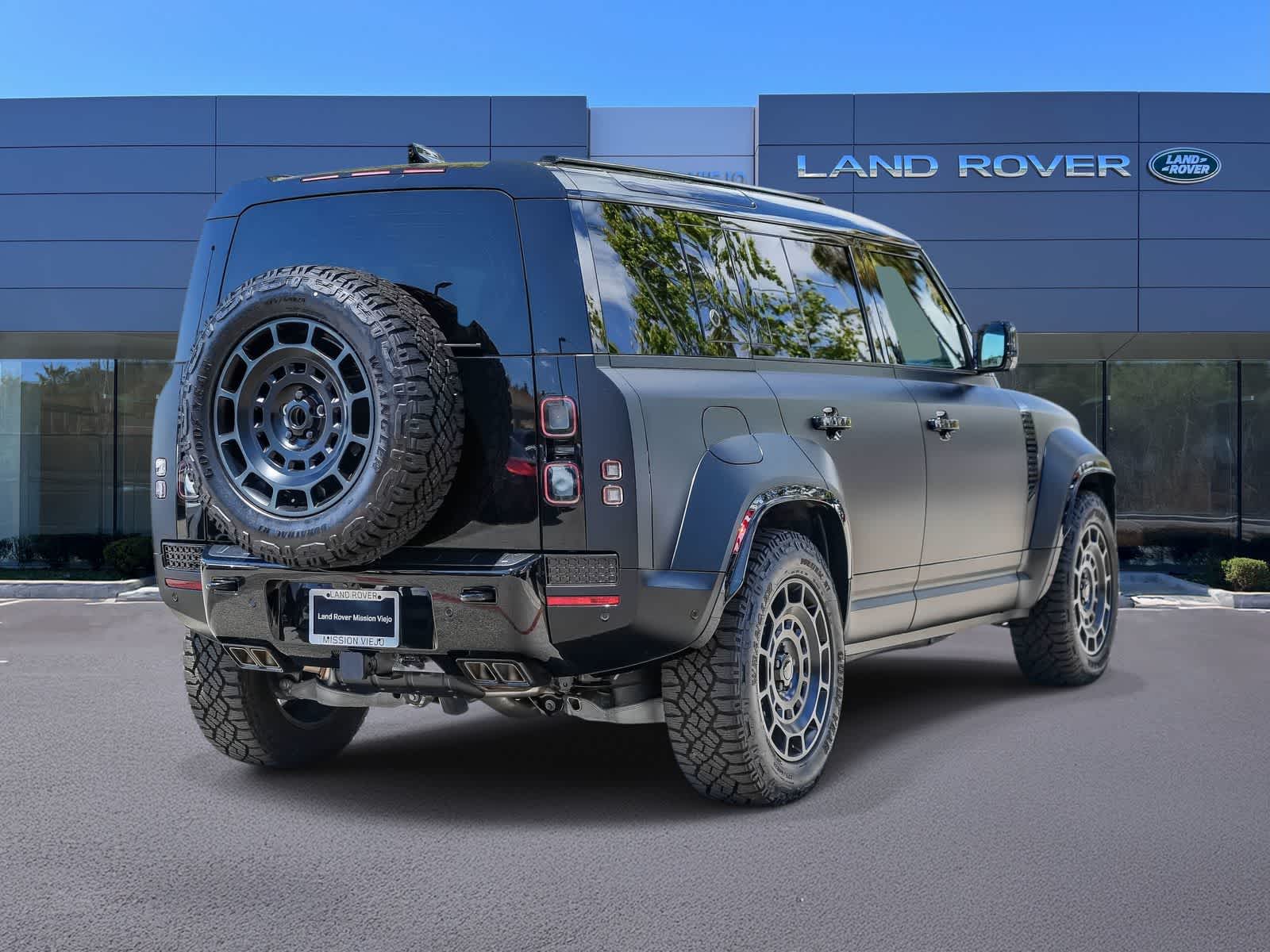 Thumbnail: 2026 Land Rover Defender - 4